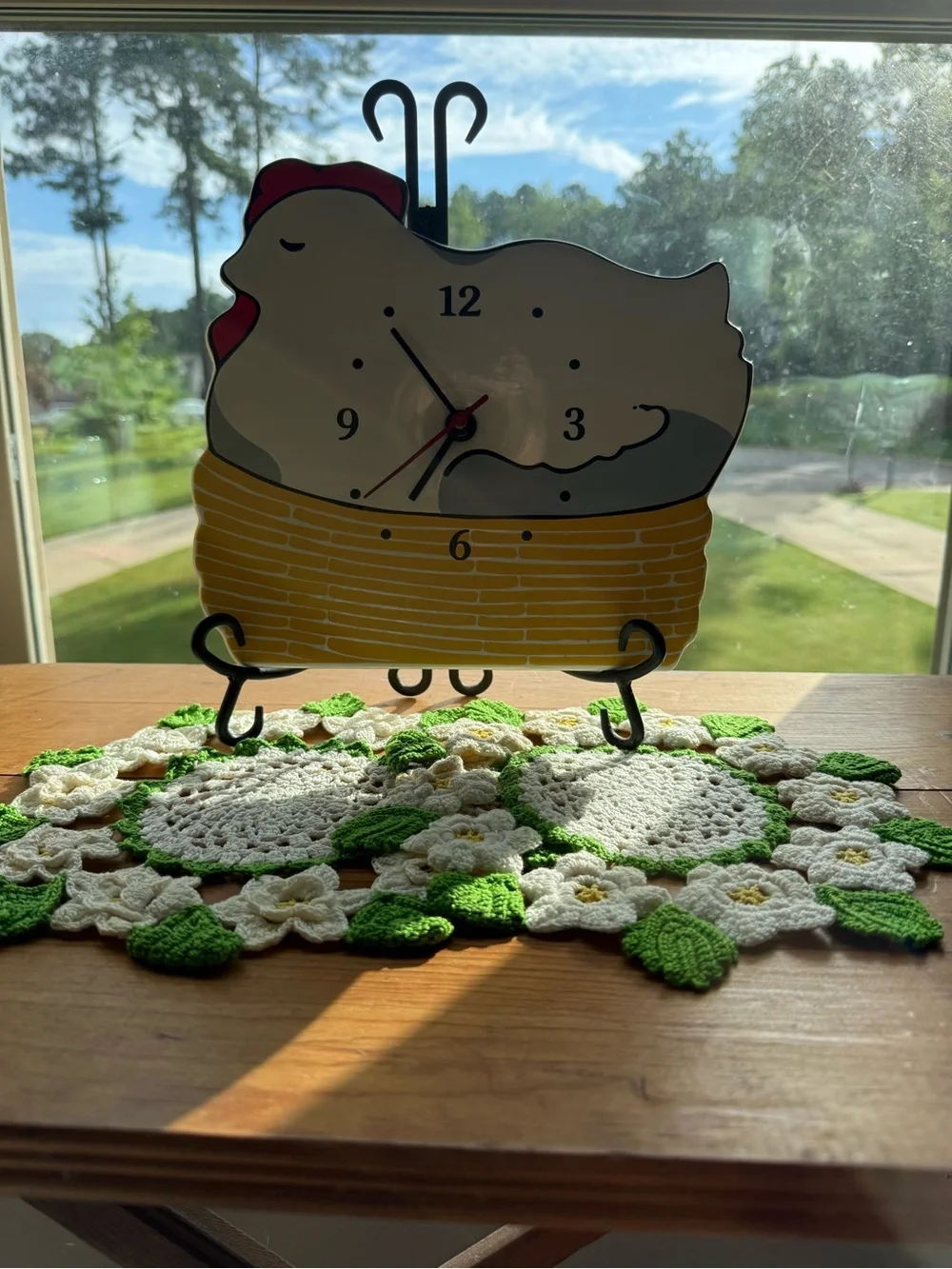 Chicken Basket Wall Clock - White and Yellow Home Wall Decor